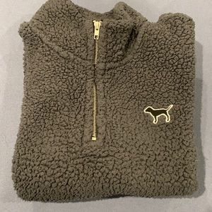 Victoria’s Secret PINK Super Cozy and Stylish Sweater - PERFECT for cold weather